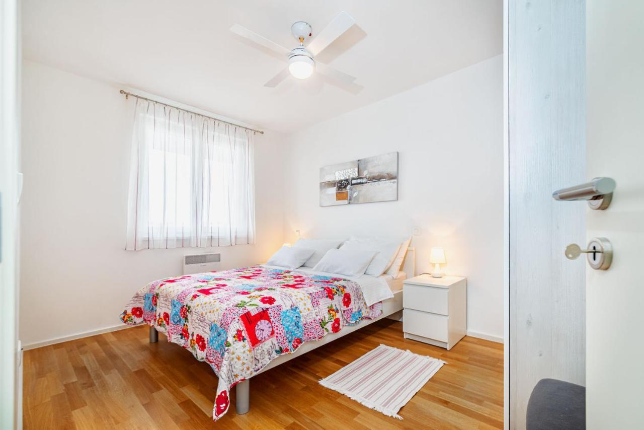 Apartamento Ap Stella, Center Of Zadar, 2Br, Parking Exterior foto
